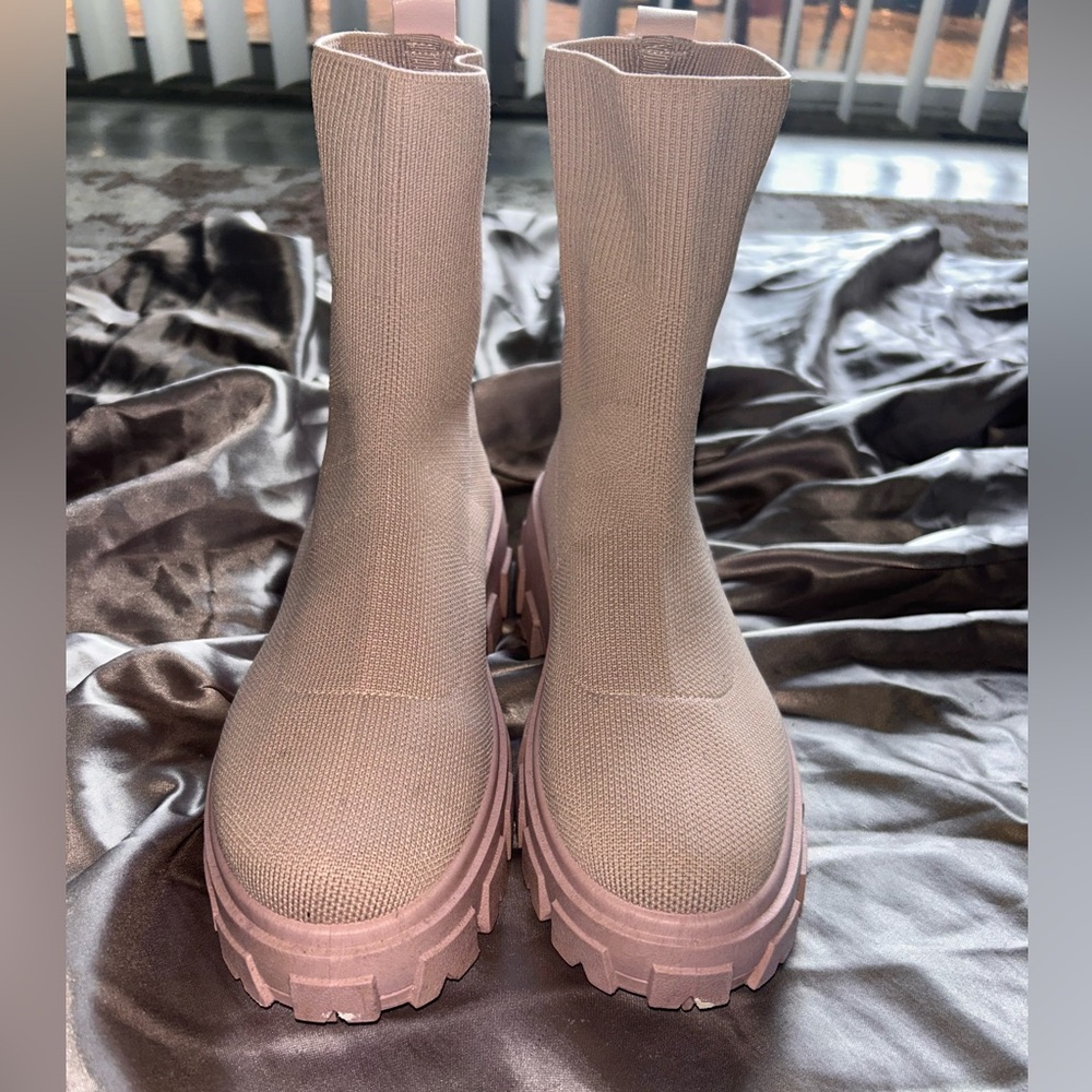 Pink knit boots